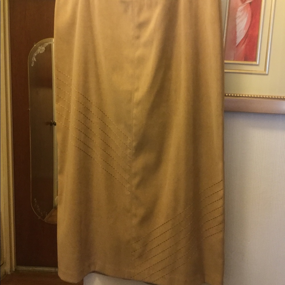 STRETCH NORTON MCNAUGHTON LONG TAN SKIRT. SZ 16.